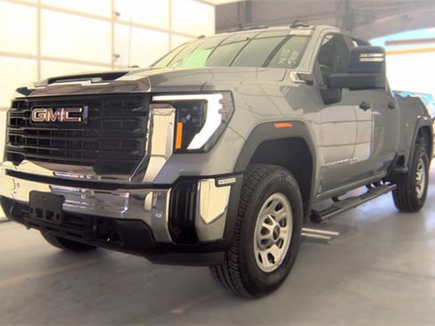 Used 2025 GMC Sierra 2500 Pro w/ 1SA Pro Safety Plus Package AWD/4WD image 1