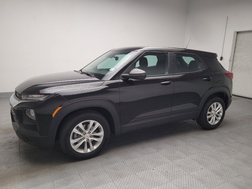 Used 2023 Chevrolet TrailBlazer LS FWD image 2