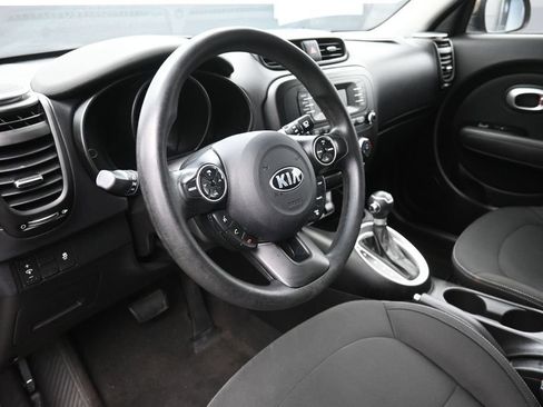 Used 2014 Kia Soul FWD image 16