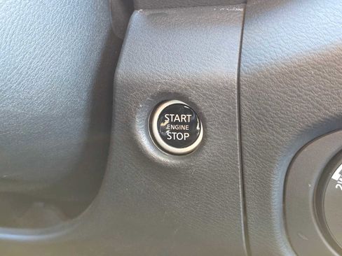 Used 2023 Nissan Frontier PRO-4X w/ Technology Package image 35