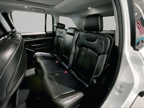 Used 2022 Jeep Grand Cherokee Limited 4xe image 22