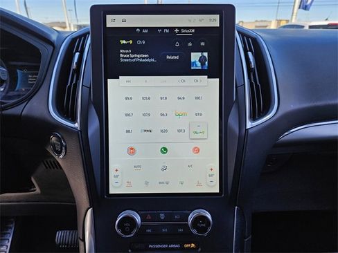 Used 2024 Ford Edge Titanium image 21