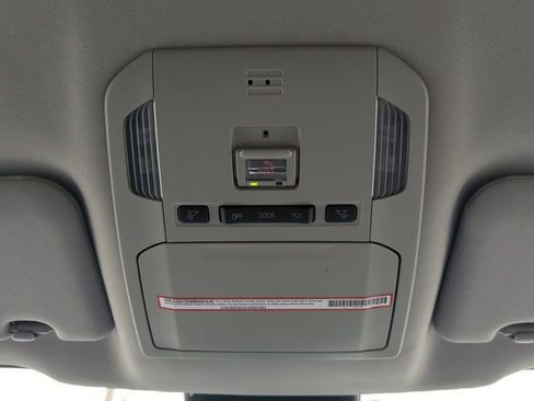 Used 2022 Toyota Highlander L image 24