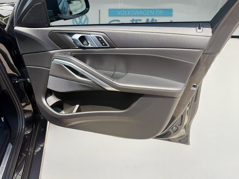 Used 2022 BMW X6 xDrive40i w/ Premium Package image 34