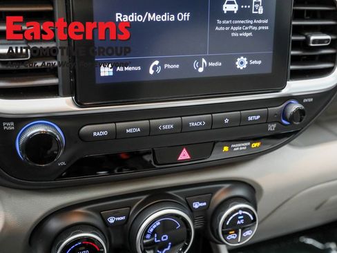 Used 2024 Hyundai Venue SEL image 20