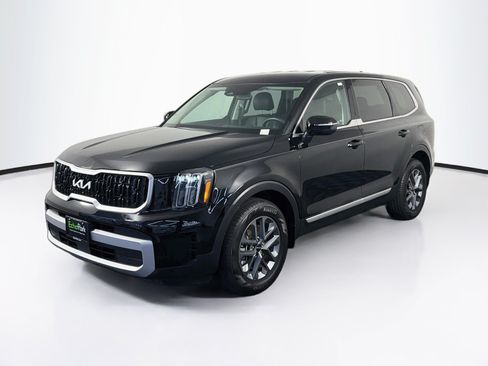 Used 2025 Kia Telluride LX FWD image 3