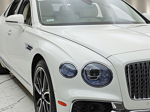 Used 2024 Bentley Flying Spur S V8 image 25