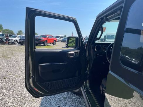 Used 2022 Jeep Wrangler Sport AWD/4WD image 17
