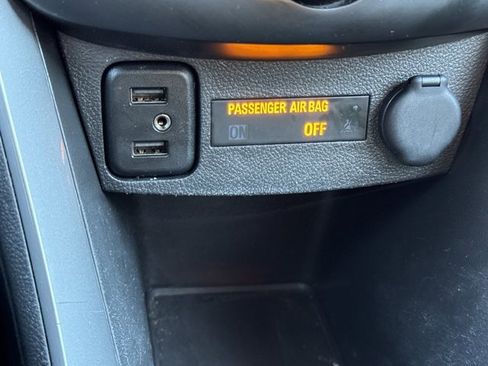 Used 2020 Chevrolet Trax LT w/ LT Convenience Package image 28