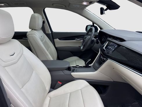 Used 2020 Cadillac XT6 Premium Luxury FWD image 42
