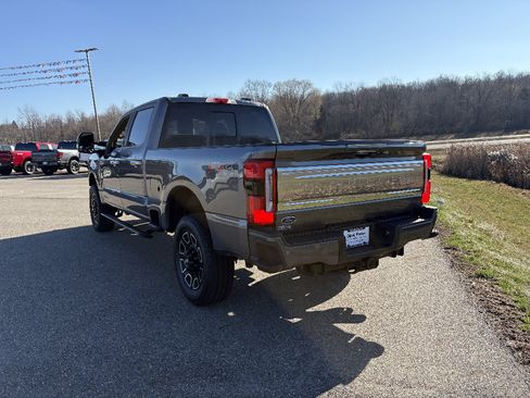 Used 2024 Ford F250 Platinum AWD/4WD image 3