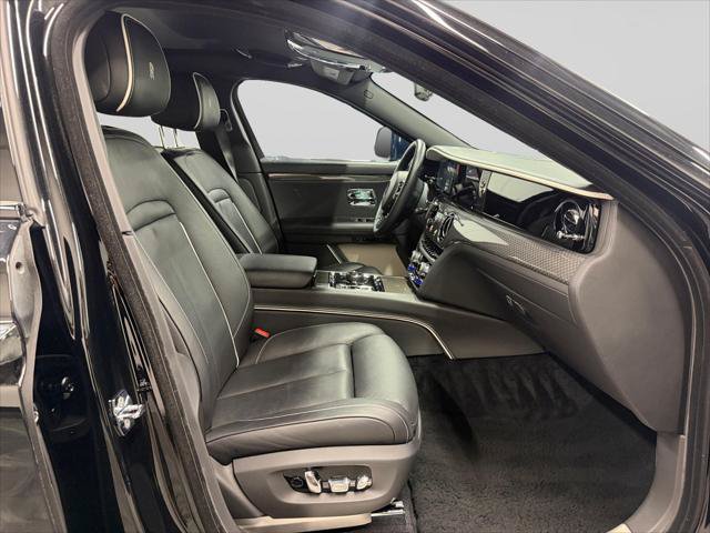 Used 2023 Rolls-Royce Ghost Black Badge w/ Black Badge Ghost Package AWD/4WD image 14