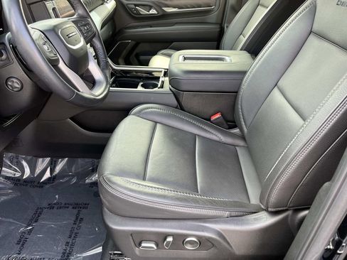 Used 2023 GMC Yukon XL Denali w/ Denali Reserve Package image 31