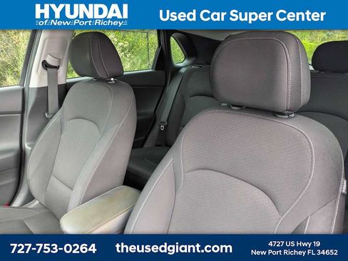 Used 2018 Hyundai Elantra GT w/ Style Package 02 FWD image 7