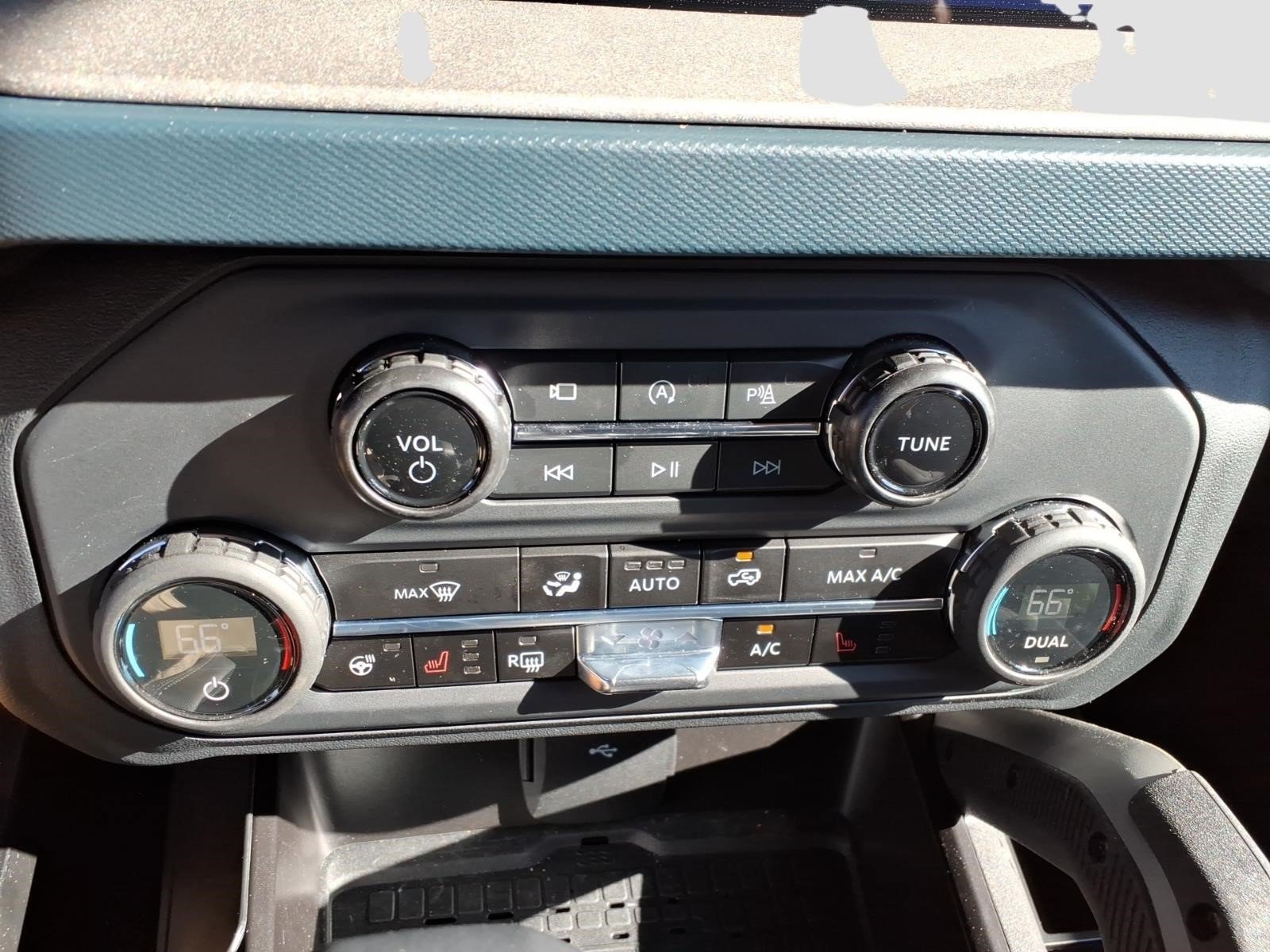 Used 2024 Ford Bronco Outer Banks AWD/4WD image 16
