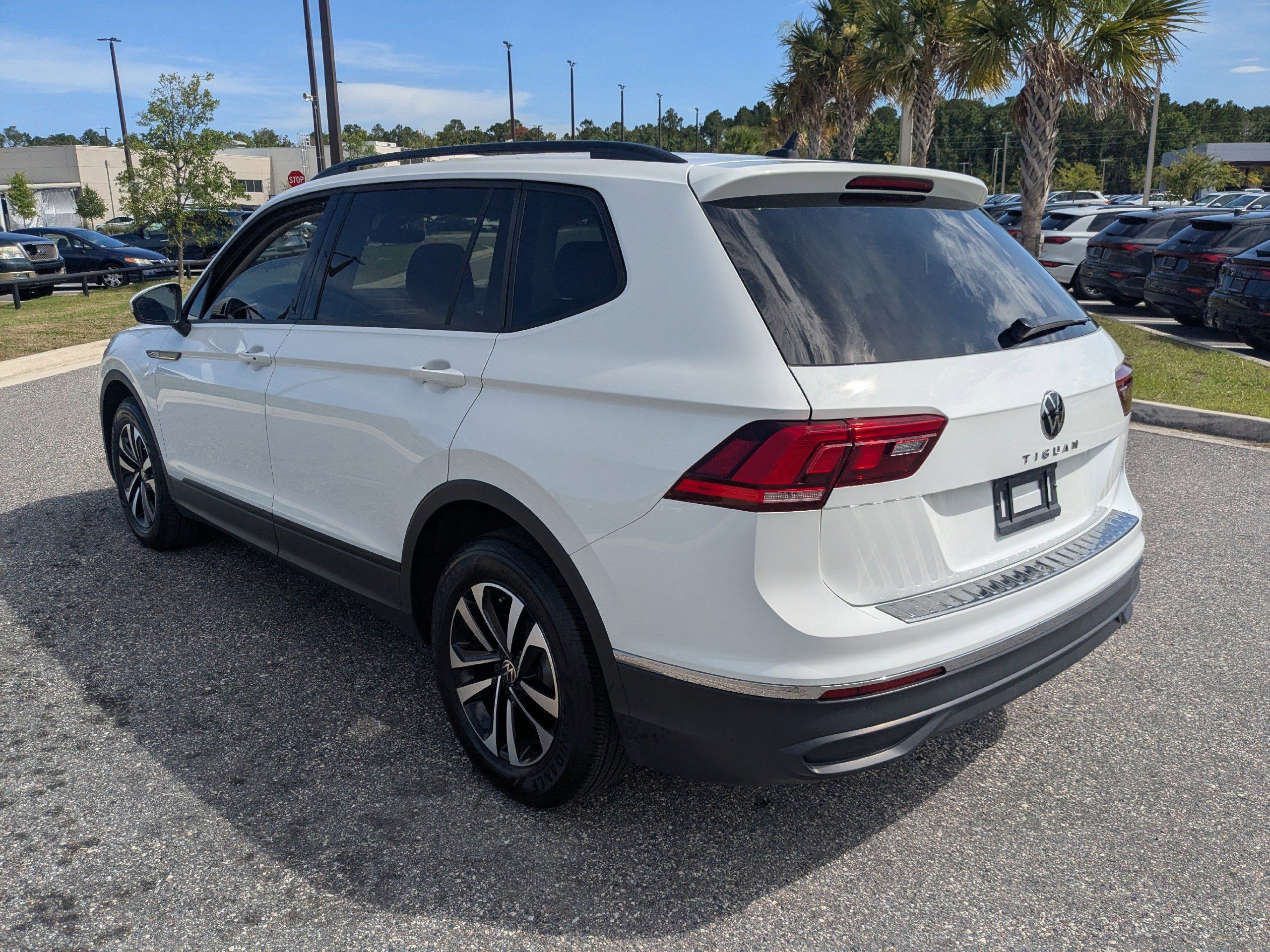 Used 2024 Volkswagen Tiguan S FWD image 5