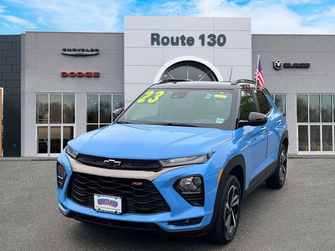 Used 2023 Chevrolet TrailBlazer RS w/ Convenience Package AWD/4WD image 2