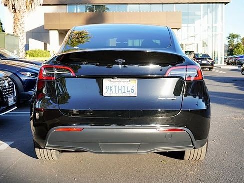 Used 2023 Tesla Model Y Long Range image 10