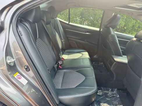Used 2019 Toyota Camry SE FWD image 32