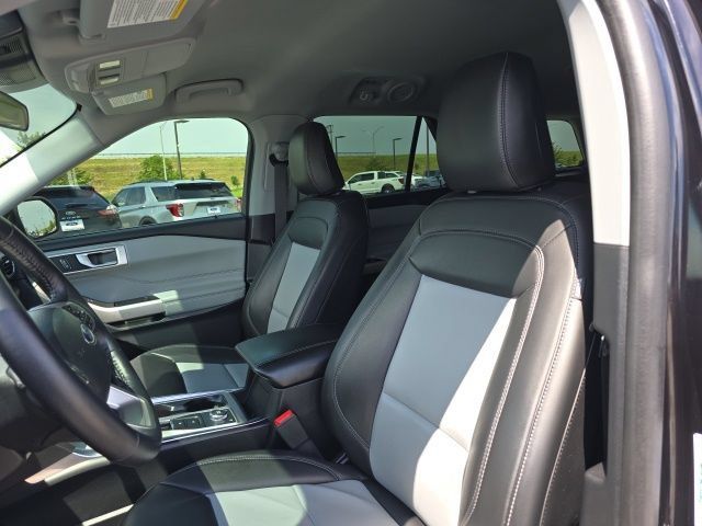 Certified 2023 Ford Explorer XLT w/ Equipment Group 202A AWD/4WD image 13