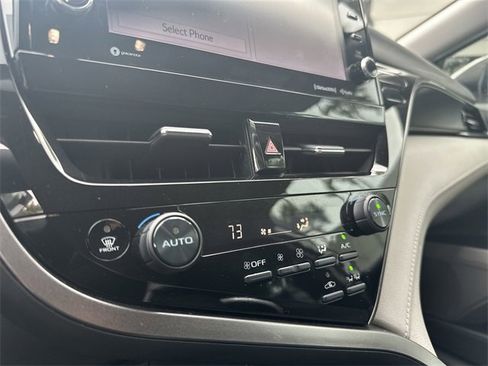 Used 2021 Toyota Camry LE image 17