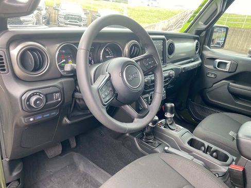 Used 2023 Jeep Wrangler Unlimited w/ 8.4" Radio Group AWD/4WD image 25