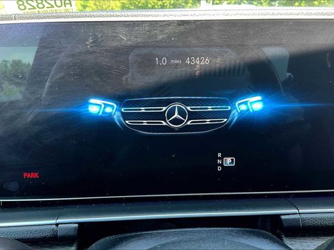 Used 2022 Mercedes-Benz GLS 450 4MATIC image 26