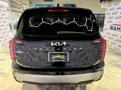 Used 2025 Kia Telluride S image 18