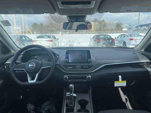 New 2025 Nissan Altima 2.5 SV FWD image 11