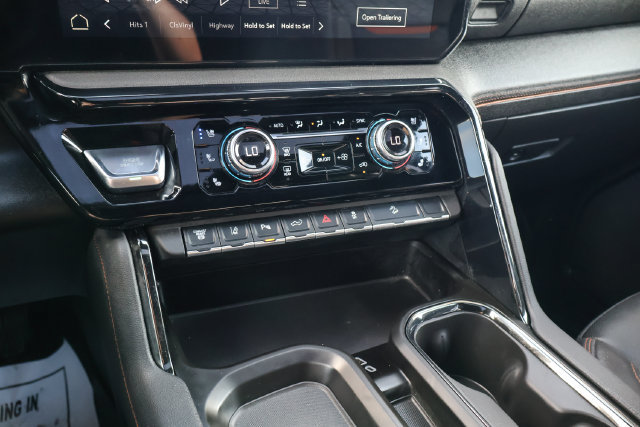 Used 2025 GMC Sierra 2500 AT4 w/ AT4 Premium Plus Package AWD/4WD image 13