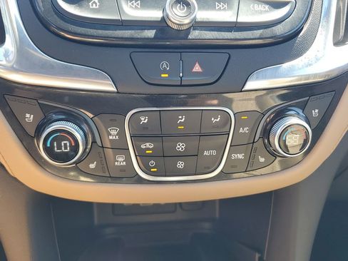 Used 2023 Chevrolet Equinox Premier image 23