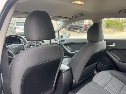 Used 2017 Kia Forte LX w/ LX Popular Package image 14