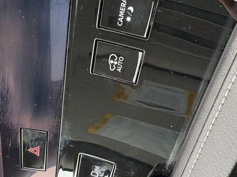 Used 2025 INFINITI QX80 Sensory image 44