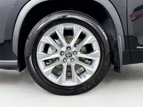 Used 2024 Toyota Highlander Limited AWD/4WD image 12