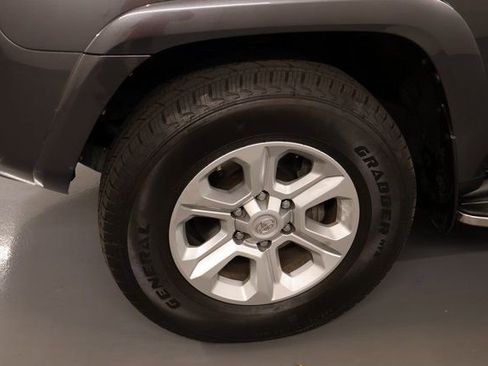 Used 2020 Toyota 4Runner SR5 Premium image 5