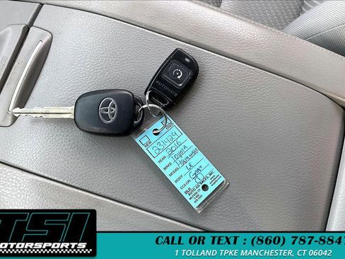 Used 2016 Toyota Highlander LE AWD/4WD image 10