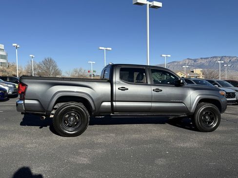 Used 2018 Toyota Tacoma SR5 image 4