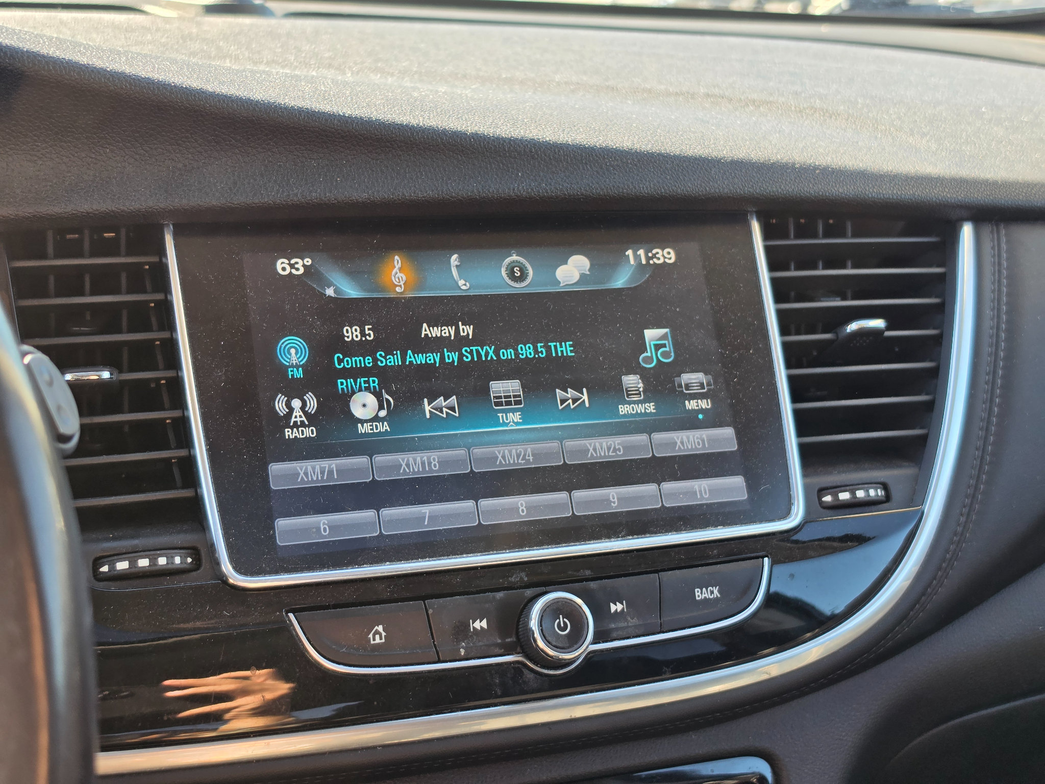 Used 2019 Buick Encore Preferred w/ Safety Package FWD image 11