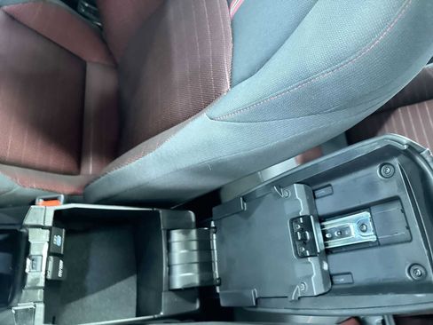 Used 2025 Toyota Corolla SE w/ SE Premium Package image 28