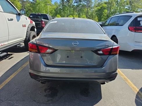 Used 2024 Nissan Altima 2.5 SL FWD image 2