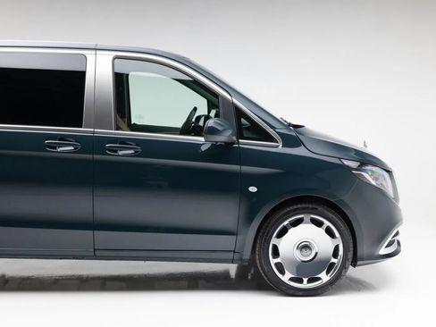 Used 2022 Mercedes-Benz Metris Passenger image 23