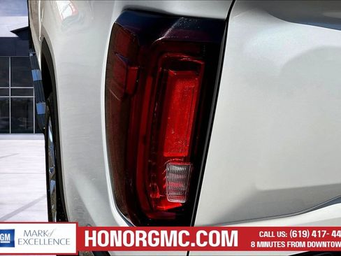 Used 2023 GMC Sierra 1500 SLT w/ SLT Premium Package AWD/4WD image 24