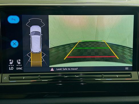 Used 2025 Volkswagen Atlas SE FWD image 22