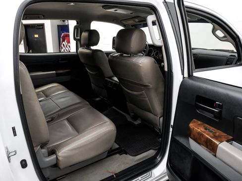 Used 2010 Toyota Tundra 4x4 CrewMax image 38