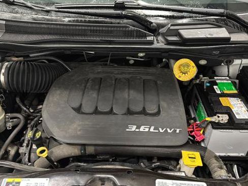 Used 2018 Dodge Grand Caravan SE FWD image 27