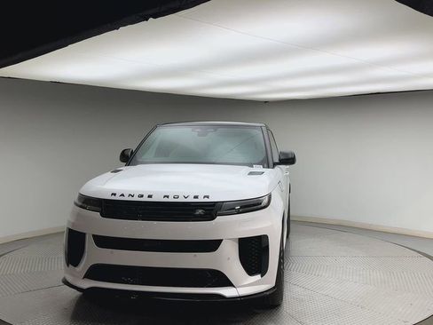 New 2026 Land Rover Range Rover Sport SV image 7