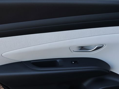 Used 2025 Hyundai Tucson SEL FWD image 32