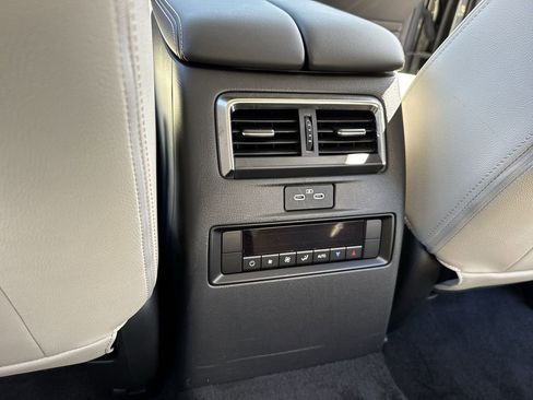 Certified 2025 MAZDA CX-90 3.3 Turbo w/ Preferred Package image 38