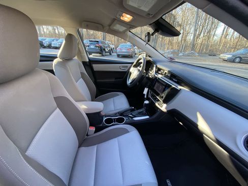 Used 2018 Toyota Corolla LE image 26