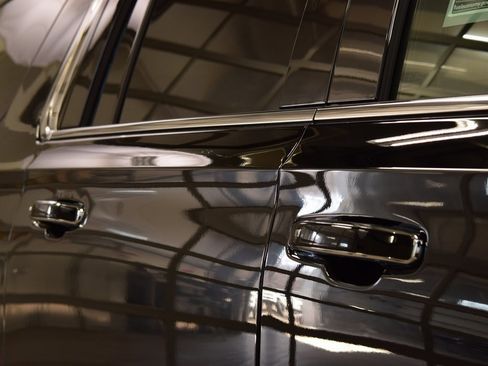 New 2026 Chevrolet Suburban High Country image 19